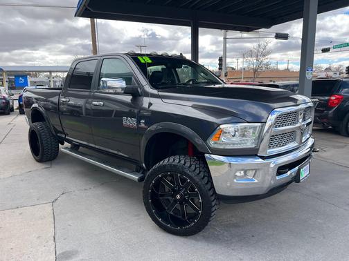 2018 RAM 2500 Laramie Crew Cab 4x4 6'4' Box