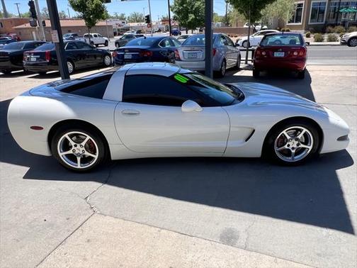 2001 Chevrolet Corvette Base