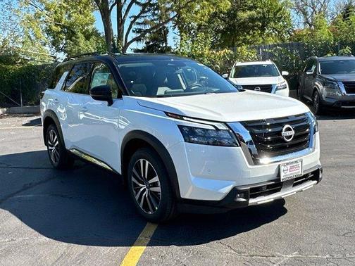2025 Nissan Pathfinder Platinum