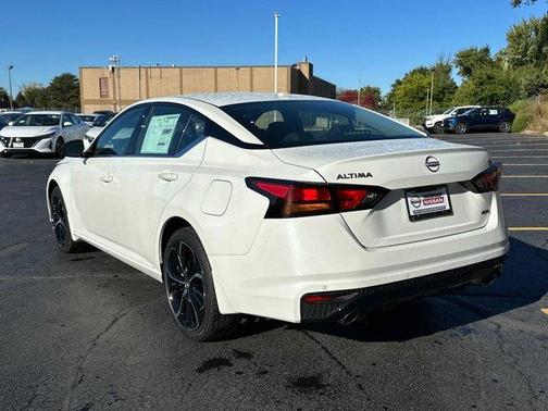2025 Nissan Altima SR