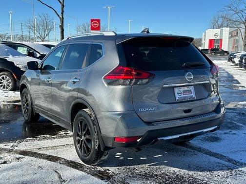 2017 Nissan Rogue SV