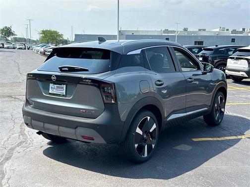 2025 Nissan Kicks SR