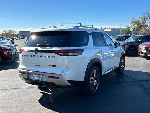 2025 Nissan Pathfinder Platinum