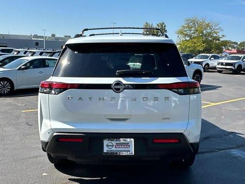 2025 Nissan Pathfinder SV