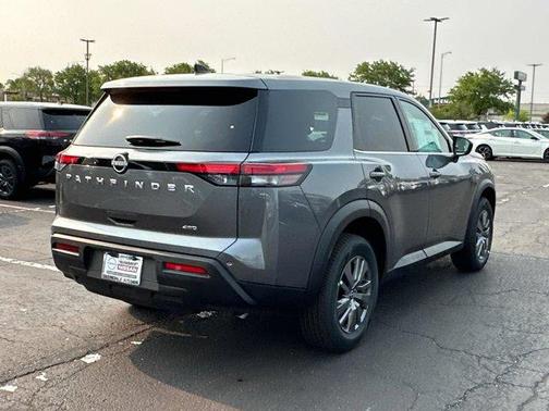 2025 Nissan Pathfinder S