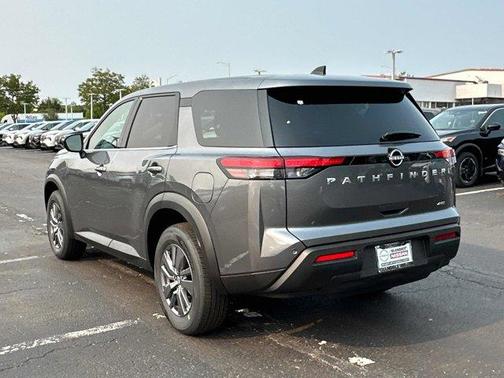 2025 Nissan Pathfinder S