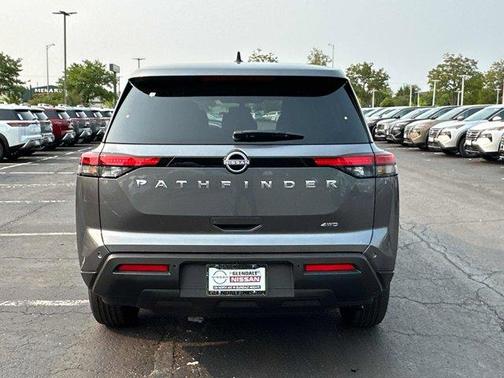 2025 Nissan Pathfinder S