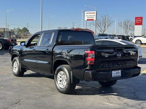 2024 Nissan Frontier SV