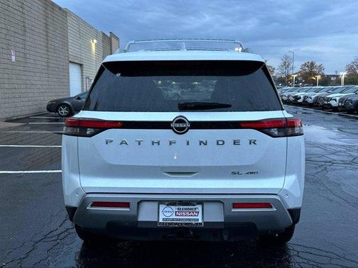 2025 Nissan Pathfinder SL