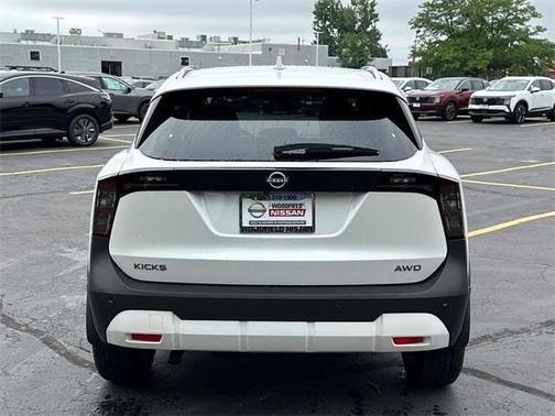 2025 Nissan Kicks SV