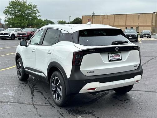 2025 Nissan Kicks SV