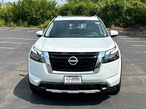 2025 Nissan Pathfinder Platinum