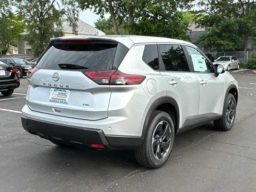 2025 Nissan Rogue SV
