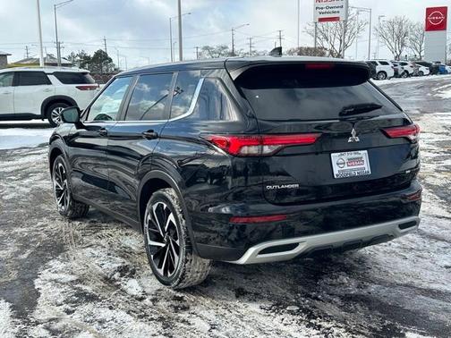 2022 Mitsubishi Outlander SE