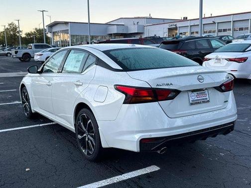 2025 Nissan Altima SR