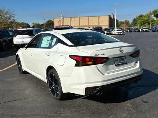 2025 Nissan Altima SR