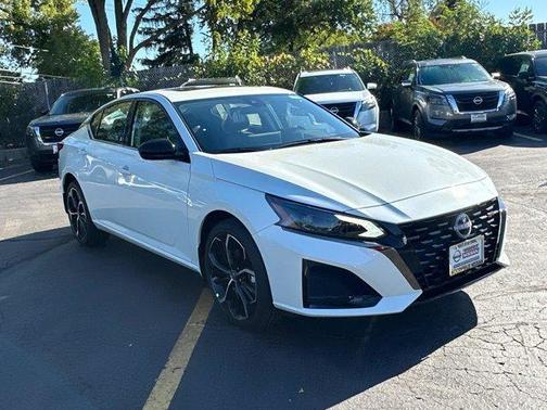 2025 Nissan Altima SR