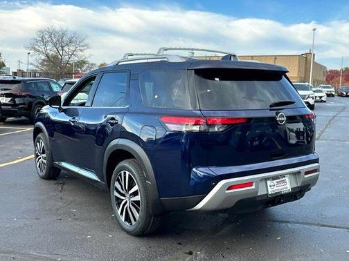 2025 Nissan Pathfinder Platinum