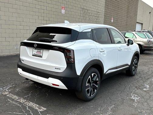 2025 Nissan Kicks SV