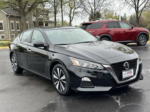 2022 Nissan Altima 2.5 SV