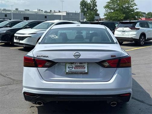 2025 Nissan Altima SR