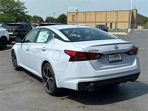 2025 Nissan Altima SR