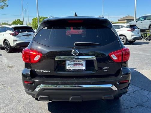 2019 Nissan Pathfinder SL