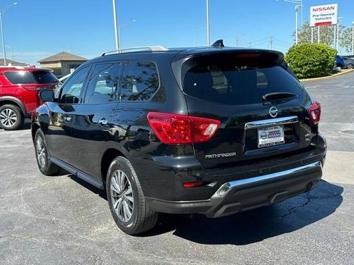 2019 Nissan Pathfinder SL