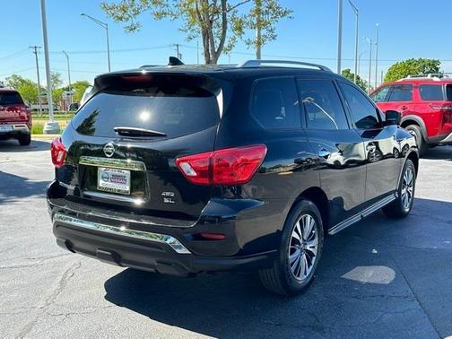 2019 Nissan Pathfinder SL