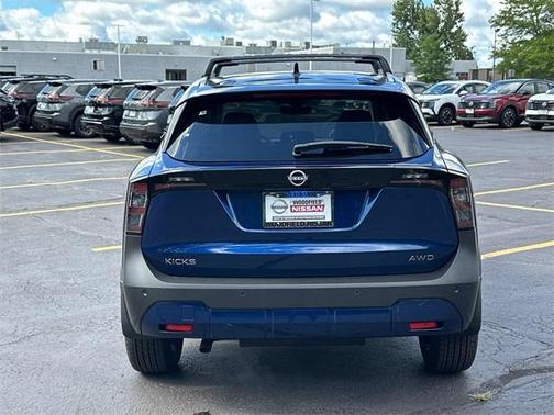2025 Nissan Kicks SV