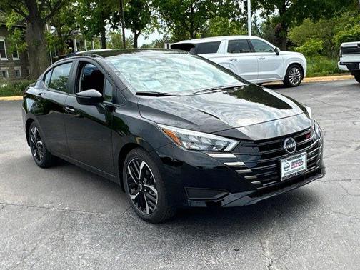 2025 Nissan Versa 1.6 SR