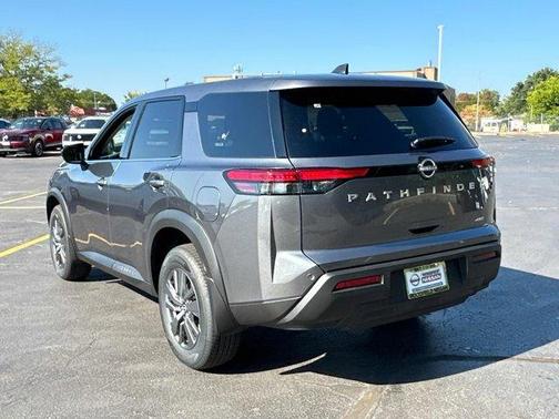 2025 Nissan Pathfinder S