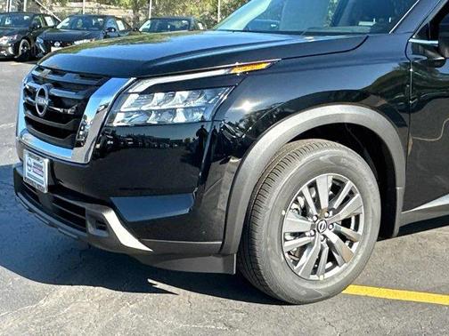 2025 Nissan Pathfinder S