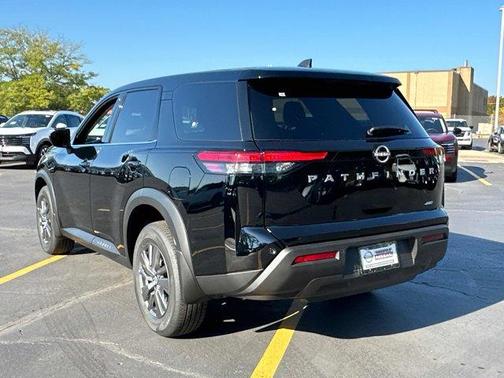 2025 Nissan Pathfinder S