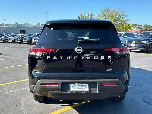 2025 Nissan Pathfinder S