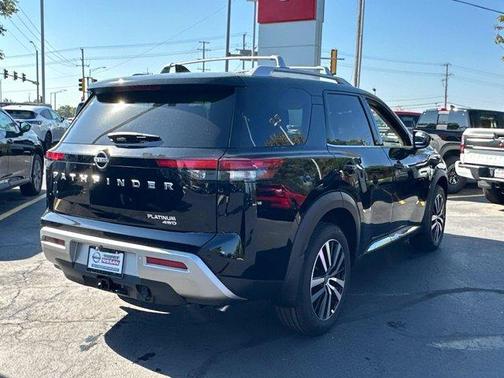 2025 Nissan Pathfinder Platinum