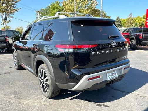 2025 Nissan Pathfinder Platinum