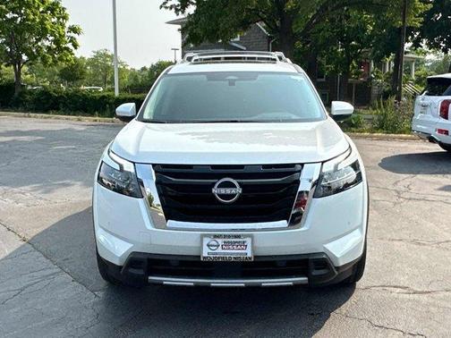 2025 Nissan Pathfinder Platinum
