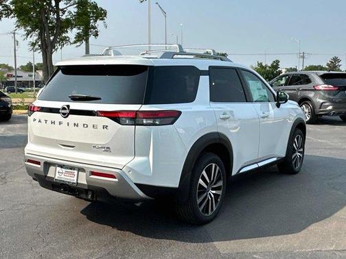 2025 Nissan Pathfinder Platinum