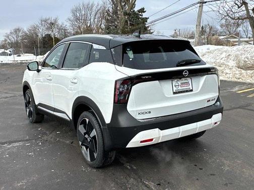 2026 Nissan Kicks SR