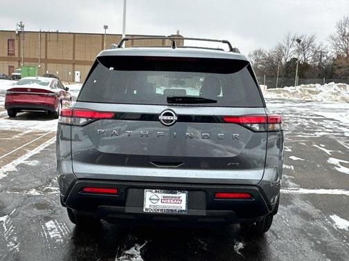 2026 Nissan Pathfinder SV