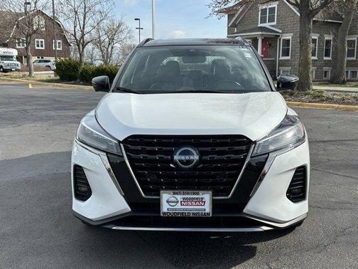 2023 Nissan Kicks SR