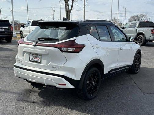 2023 Nissan Kicks SR