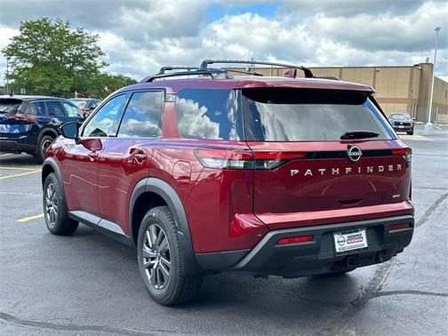 2025 Nissan Pathfinder SV