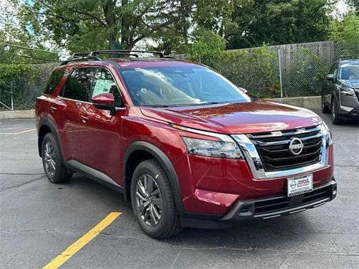 2025 Nissan Pathfinder SV