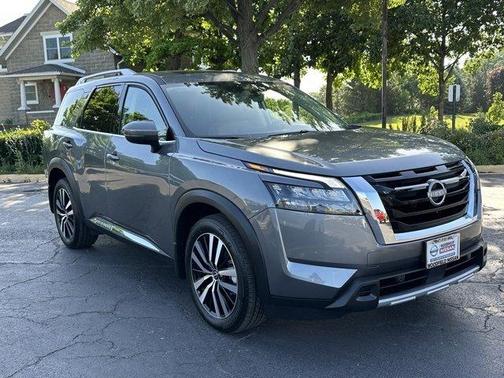 2025 Nissan Pathfinder Platinum