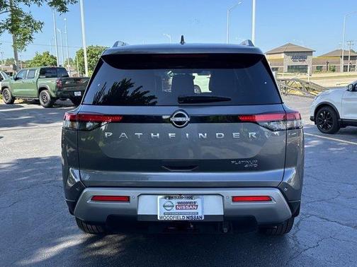 2025 Nissan Pathfinder Platinum