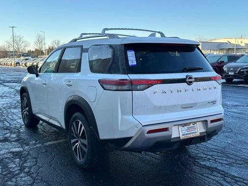 2025 Nissan Pathfinder Platinum