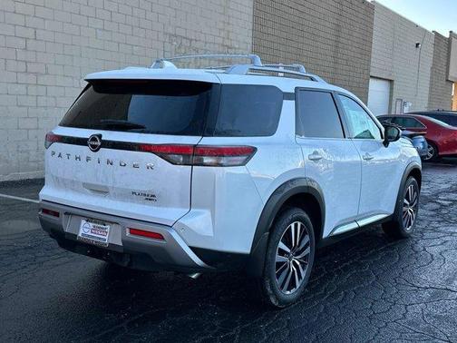 2025 Nissan Pathfinder Platinum