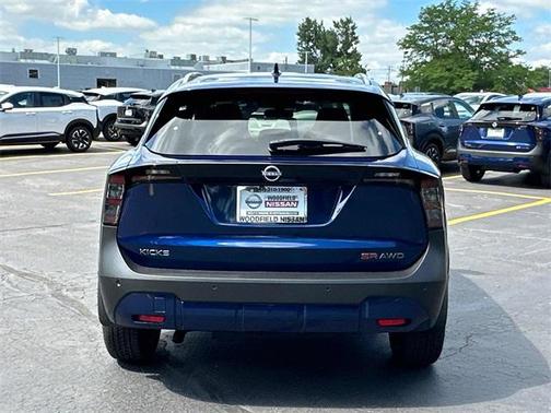 2025 Nissan Kicks SR